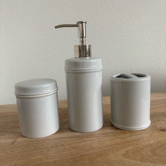 ❌ 3 Pc Ceramic Bathroom Set — Soap Dispenser Toothbrush Holder Cotton Swab Jar - Picture 1 of 8